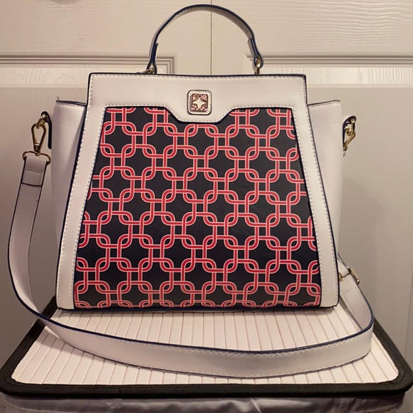 White shoulder bag - Charming Charlie’s